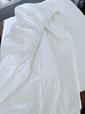 2 Sets Twin Size White 2 Fitted Sheet with Elastic Corners 2 Flat 1 Pillow Case